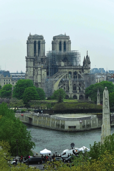 火灾过后的巴黎圣母院