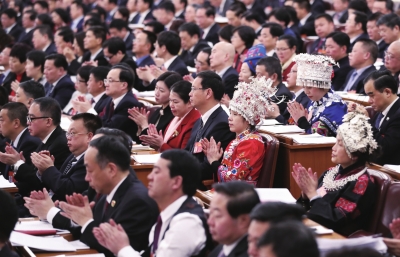 3月12日，十三届全国人大二次会议在北京人民大会堂举行第三次全体会议，听取两高工作报告。　□新华社照片