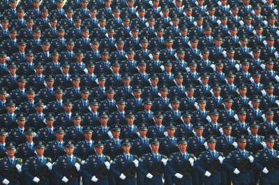 空降兵部队组建成空军方队参加庆祝新中国成立70周年阅兵