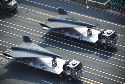 高空高速无人侦察机的黑色涂装引人瞩目